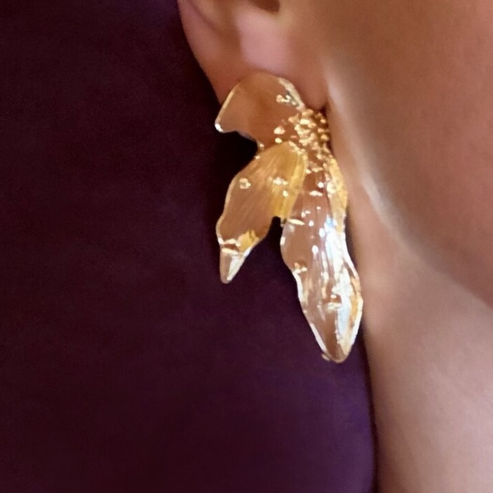 ✨3for$38  New Anthro Lotus Flower Drop Earring - Picture 3 of 14